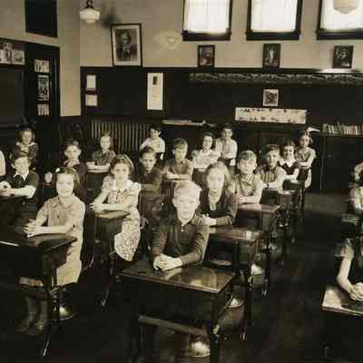 Longfellow School Grade 4, 1937-38