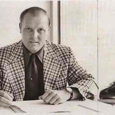 A photo view of Gordon Hersom.