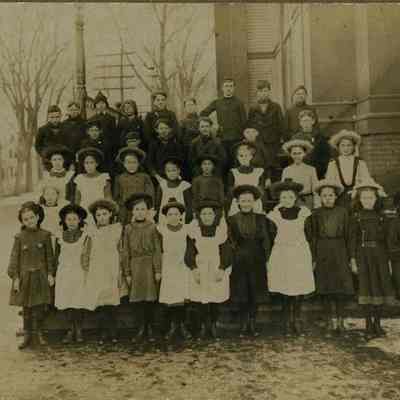 Class of pupils St John's School. 1906