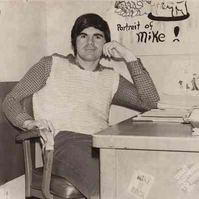 A photo view of Michael Kerr.