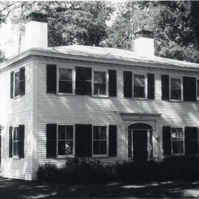 A photo of the Harris-Sandford House, 6 Elm Street, Topsham. c.1812.