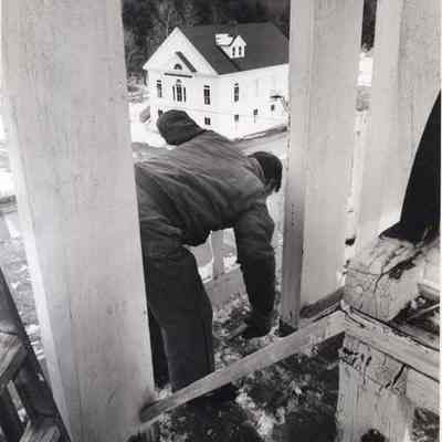 A photo view of Craig Vosmer at work. 4/3/1992.