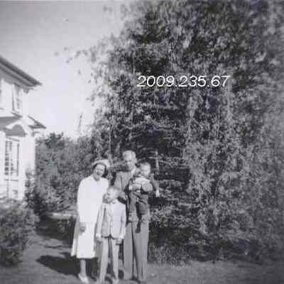 A photo of the Gordon family.