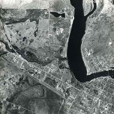 A B/W aerial photograph of the outskirts of Brunswick. 5/4/1953.