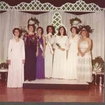 7 Teen Queens.