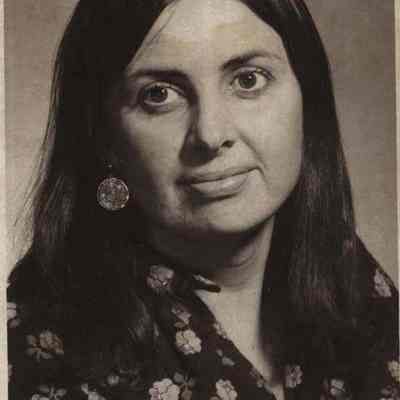 A photo view of Prof. Jane E. Knox.