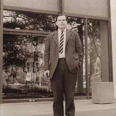A photo view of Dr. Ruben Horell Jr.