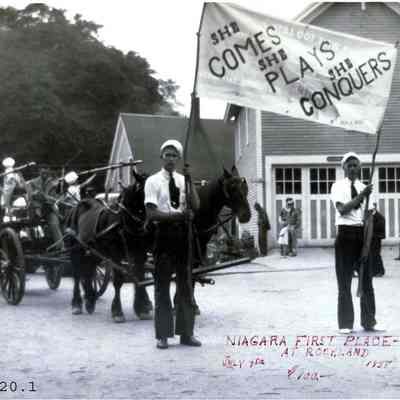 Brunswick Niagara pumper team in a parade.