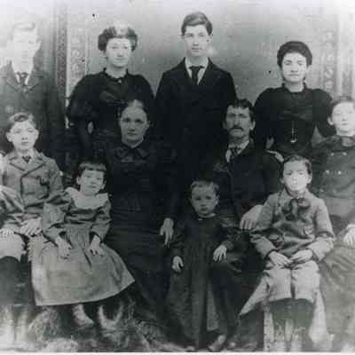 Livernois Family, 1896