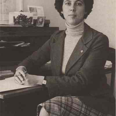 A photo view of Sharon Volmer.