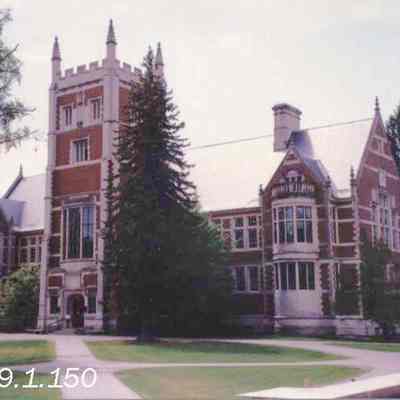 A photo of Hubbard Hall.
