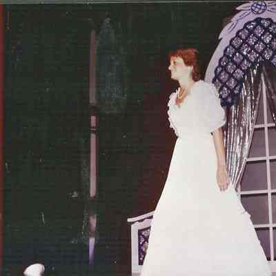 A color photograph of Kim Henderson contestant #2