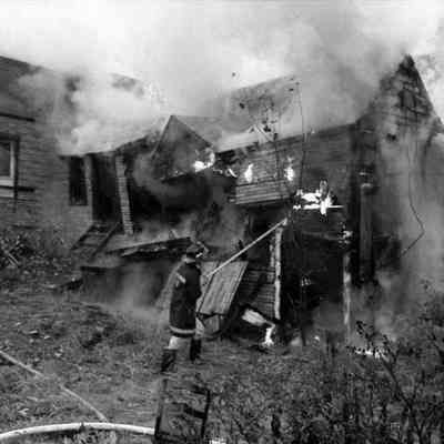 A photo view of the Harpswell Fire Dept. training. 11/1/1986.