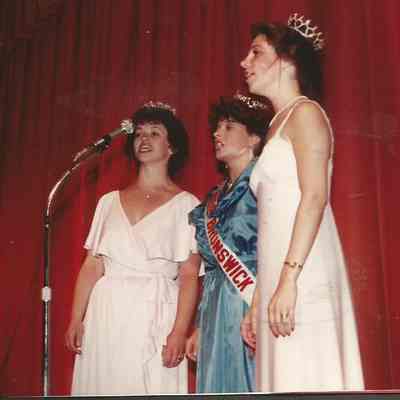 A color photograph of L. to R. Sharon Hinckley, Karen Coombs and Phyllis Glenn.
