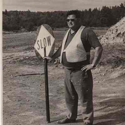 A photo view of Arthur Veno.