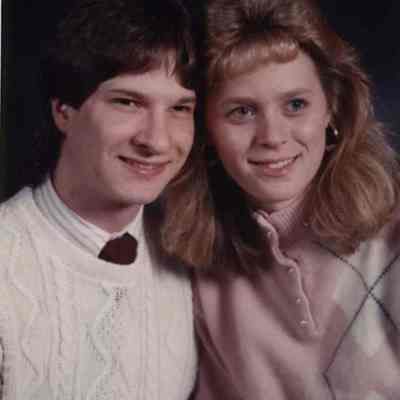Sean Hines, Kim Dana