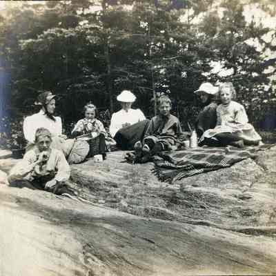 "The Picnic" on the shore