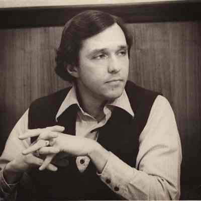 A photo view of Rob Jarrat.