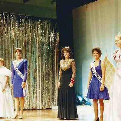 Sharon thanking the visiting queens and Brunswick Queens.