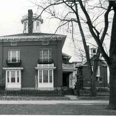 A photo of the Skolfield/Whittier House.