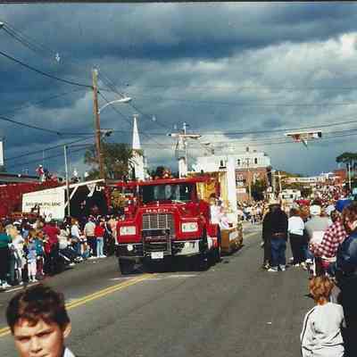 the parade getting close, coming up Maine Street.
