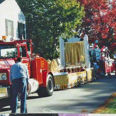 A color photograph of an empty Teen Queen Float.
