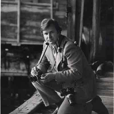 A photo view of Tom Jones, photographer.