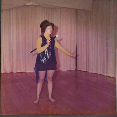 Contestant #3 Linda Hinckley will sing "Mammy"