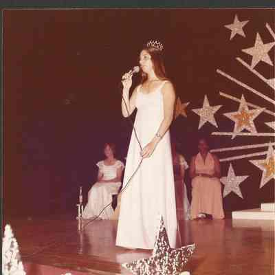 Phyllis Gaudreau singing "Where You Lead"