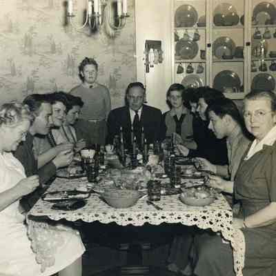 Harold Laws and family eating Thanksgiving dinner