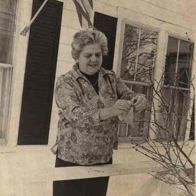 A photo view of Mary Pinkham.
