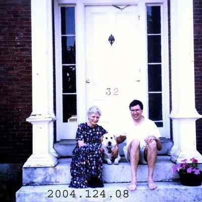 Photograph of Lynn and Art Bouchard.
