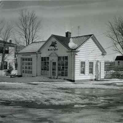 A photo of the Racine Filling Station.