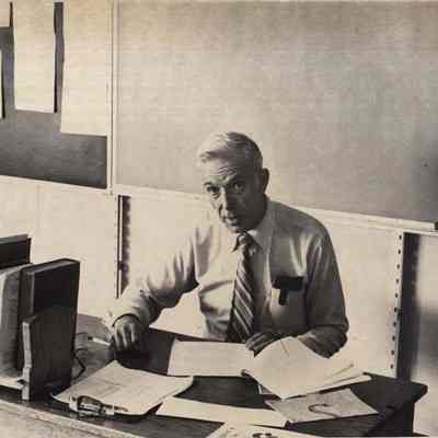 A photo view of Robert E. Hart.