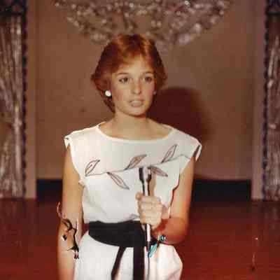 A color photograph of contestant #2 Kim Henderson