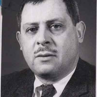 A photo view of Prof. Gerald Kamber.
