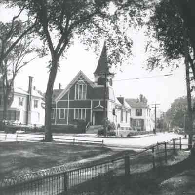 A photo of the Universalist Church.