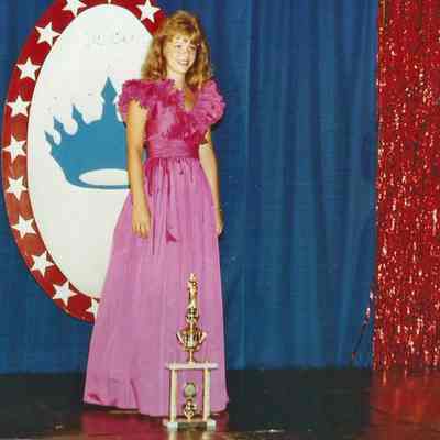 Lisa Kelly the Talent Winner.