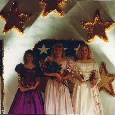 1st runner-up Corrie Pottle, Teen Queen Robin Moody and Miss Congeniality Darby Labbe.