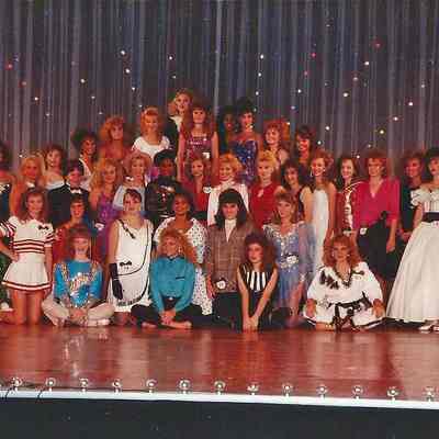 Lisa Kelly with the other contestants.