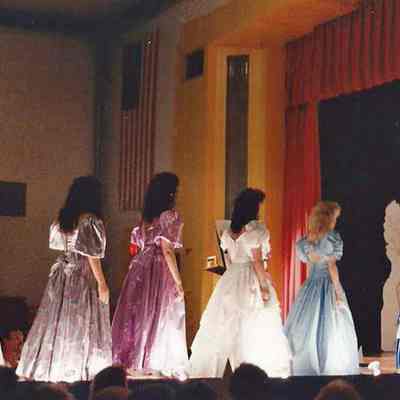 contestants returning to the stage area.