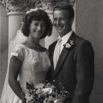 Julia, Peter Gwyn