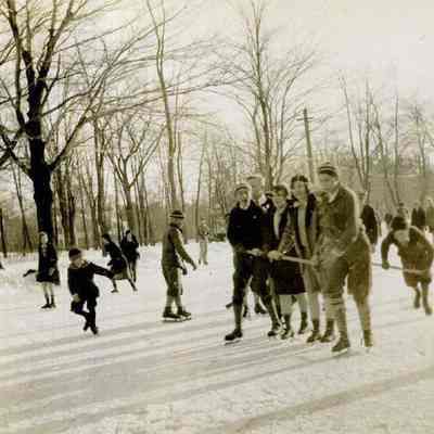 A photo of people skating on the upper mall Jan 1931.