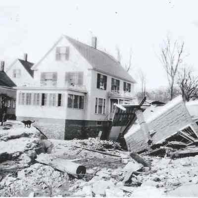 Demolition of Hungrey's Cafe