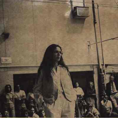 A photo view of Elena Schmidt.