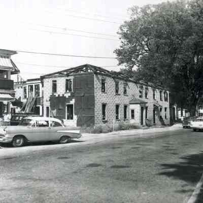 A photo of a building on Mason St.