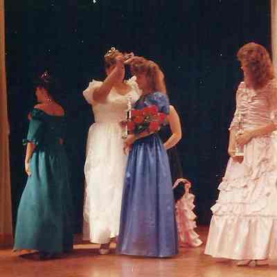Lisa Kelly being crowned 1988 Teen Queen