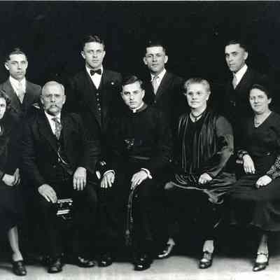 Coulombe Family (identified)