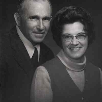A photo view of Mr. & Mrs. Irvin Temple.