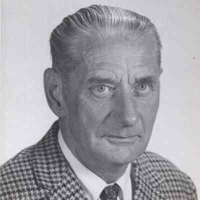 A photo view of Herbert M. Thompson.